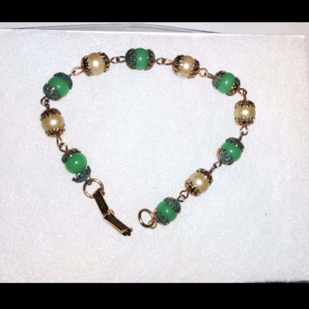 Jade Green Bead Vintage Signed Celebrity
